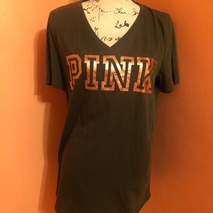 Victoria’s Secret Pink v neck T-shirt size L